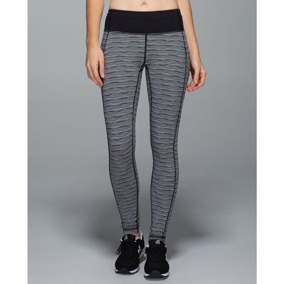 Lululemon Speed Tight II Textured Wave Black Silver Spoon / Black - Size: 6 - Picture 1 of 13